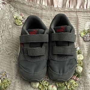 Puma boy shoes size 7c